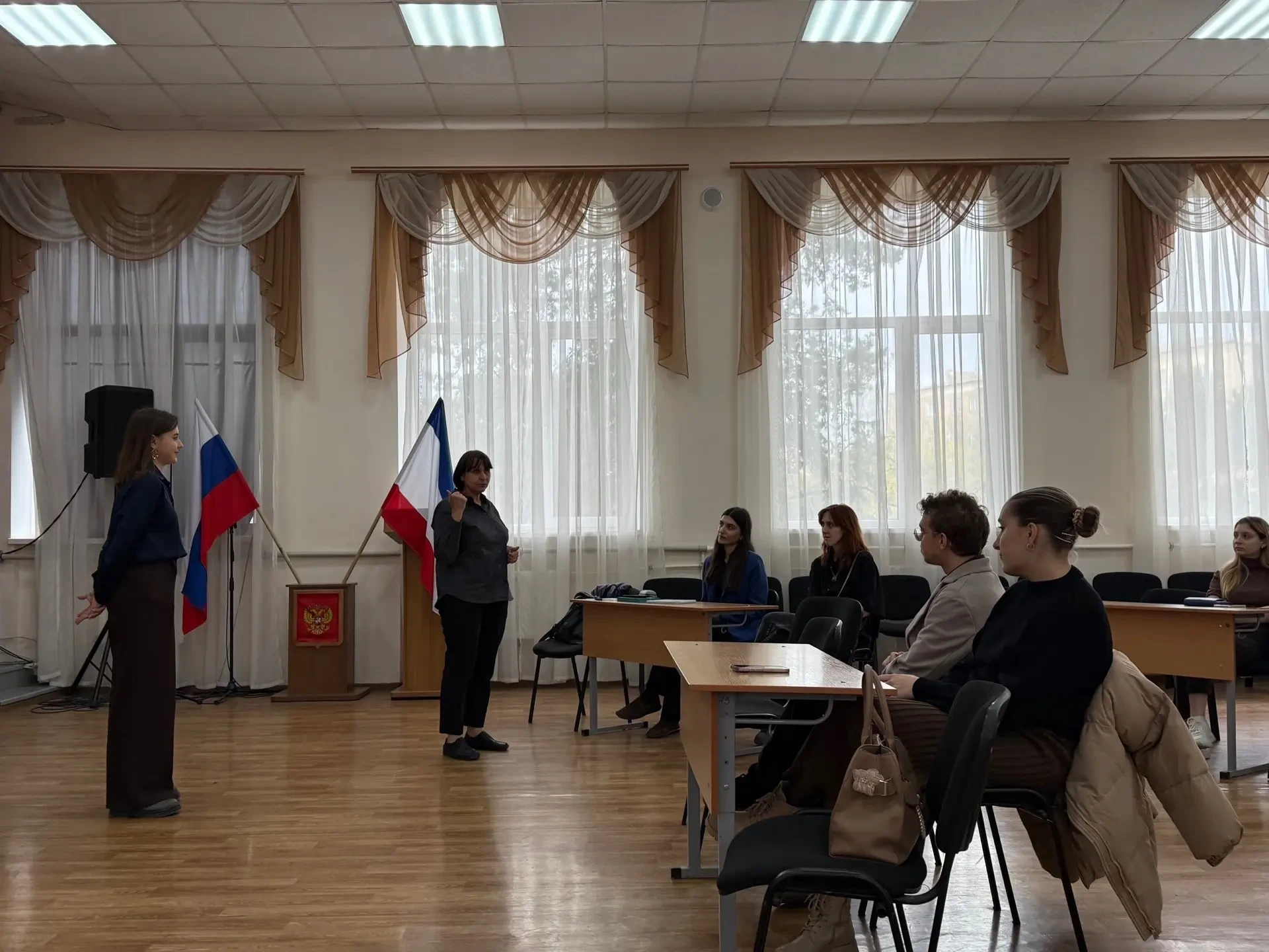Для педагогов Симферополя молодой специалист нашей школы Хрей Дарья Владимировна провела познаватель