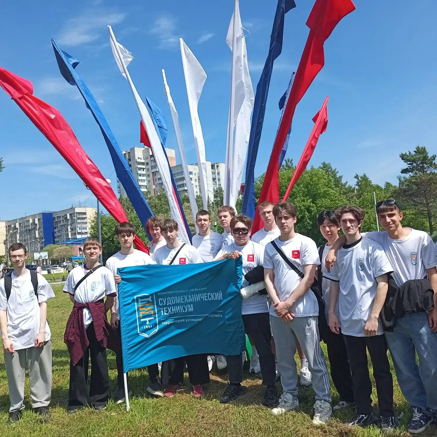 🚢  Студенты и преподаватели Судомеханического техникума приняли участие в городском Митинге, посвящ