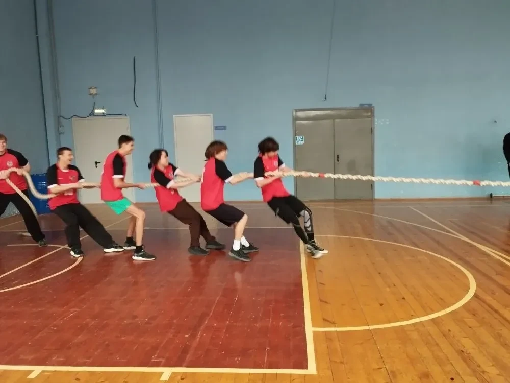⚡️ В институте прошло соревнование по перетягиванию каната