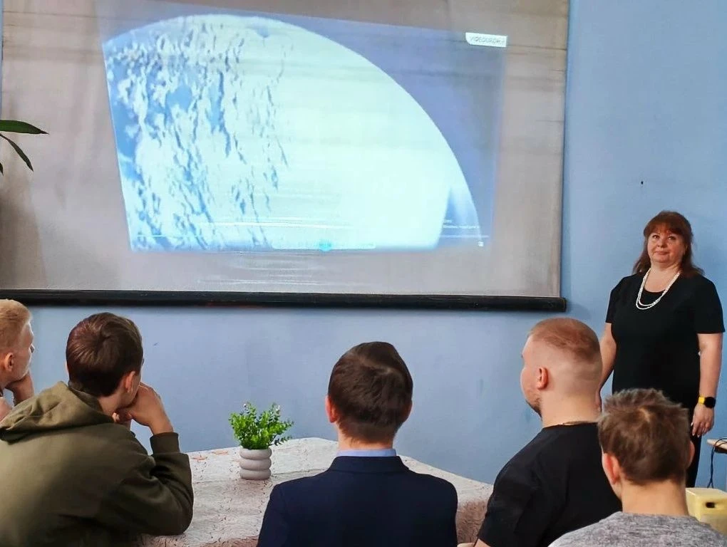 🚀 «Разговоры о важном» + «Космический бой».
65 лет триумфа отечественной космонавтики.             