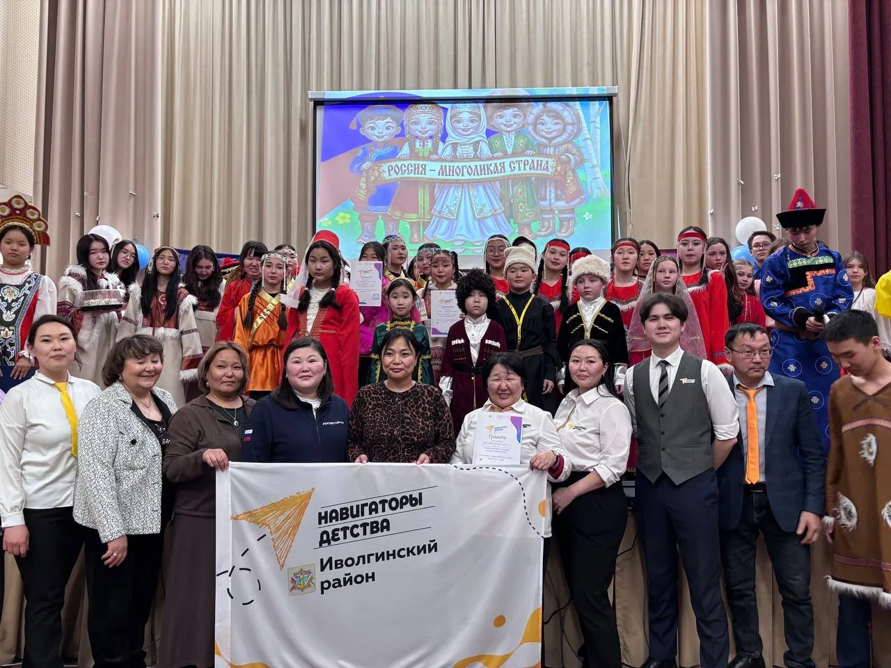 12 марта в Нижне-Иволгинской школе было жарко! И не от погоды, а от ярких выступлений на районном фе
