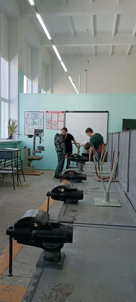 ⚡ Погружение в профессию ⚡  26 марта ребята транспортного класса 8 «М» нашей школы побывали в Трансп