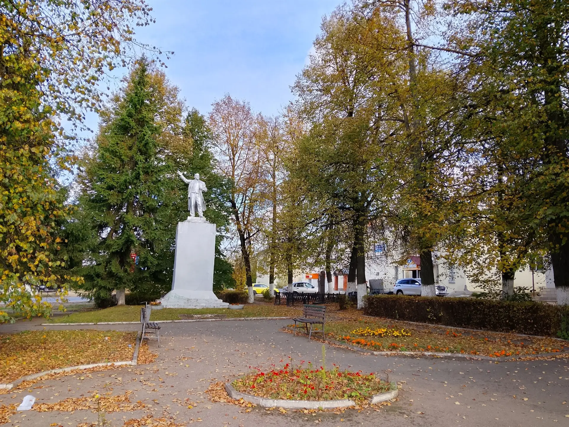 В сквере Старого города.