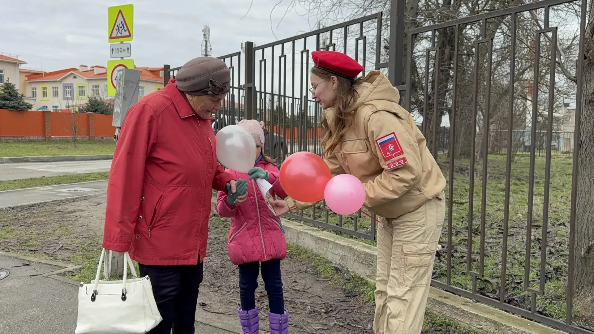 «Километр красоты» от юнармейцев школы № 3! 🌷✨💐  В преддверии 8 Марта отряд «Патриоты Кубани» и акти