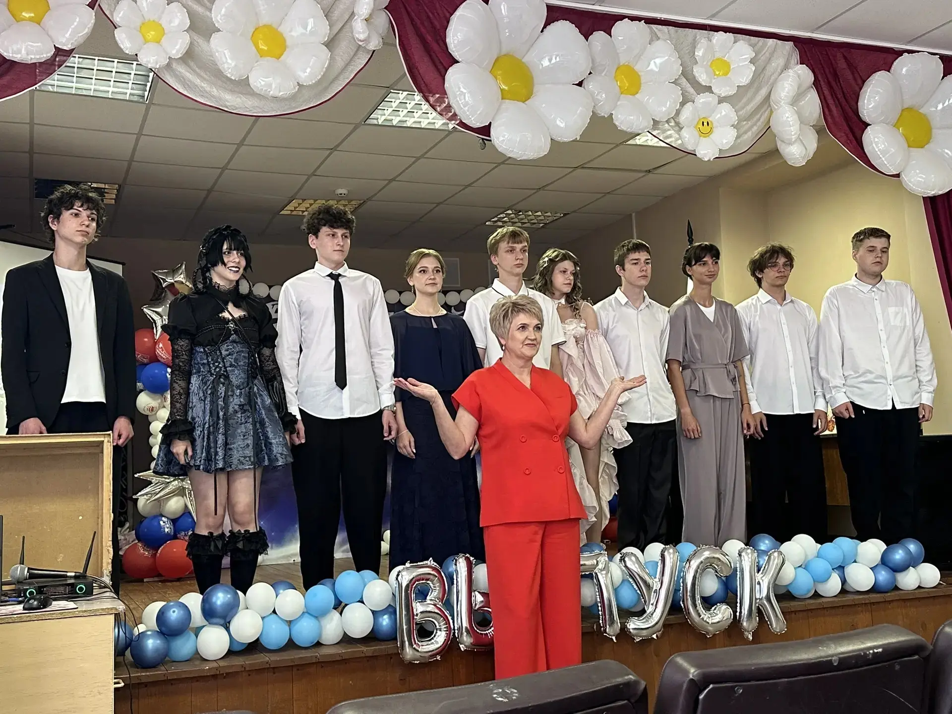 #Выпуск2026
#Вдобрыйпутьвыпускники
#Прощайлюбимаяшкола
27 июня 2026 года в стенах любимой школы прош