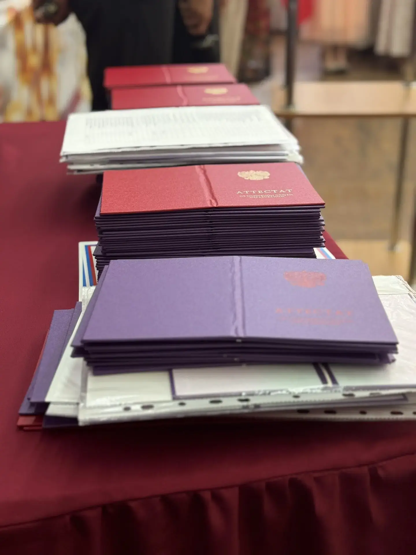🎉 Торжественный выпускной в 9‑х классах! 🎉

Сегодня в нашей школе особый, трогательный и очень важ