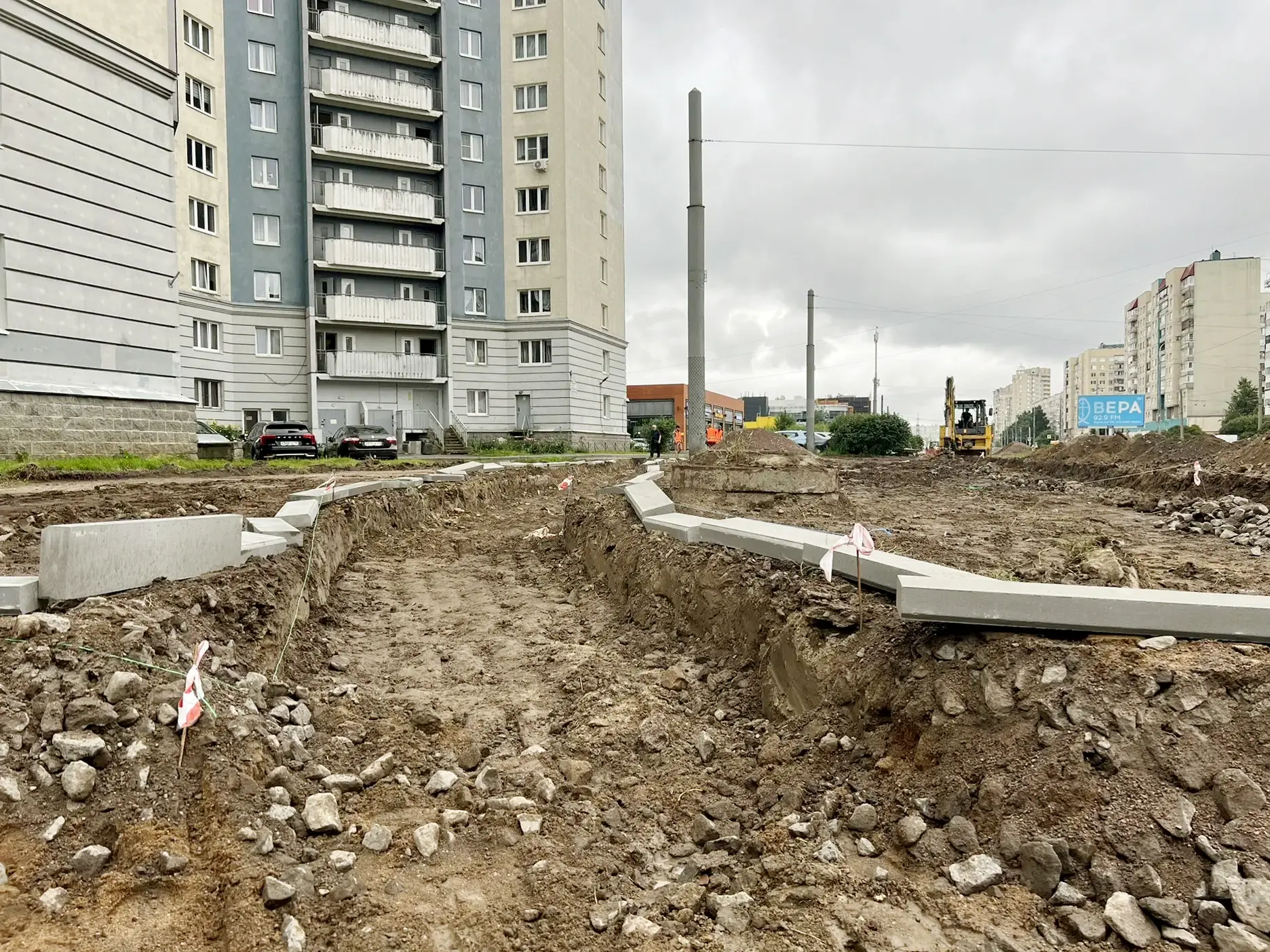На проспекте Энтузиастов появится новая пешеходная дорожка  
 
Идут работы по устройству набивной до