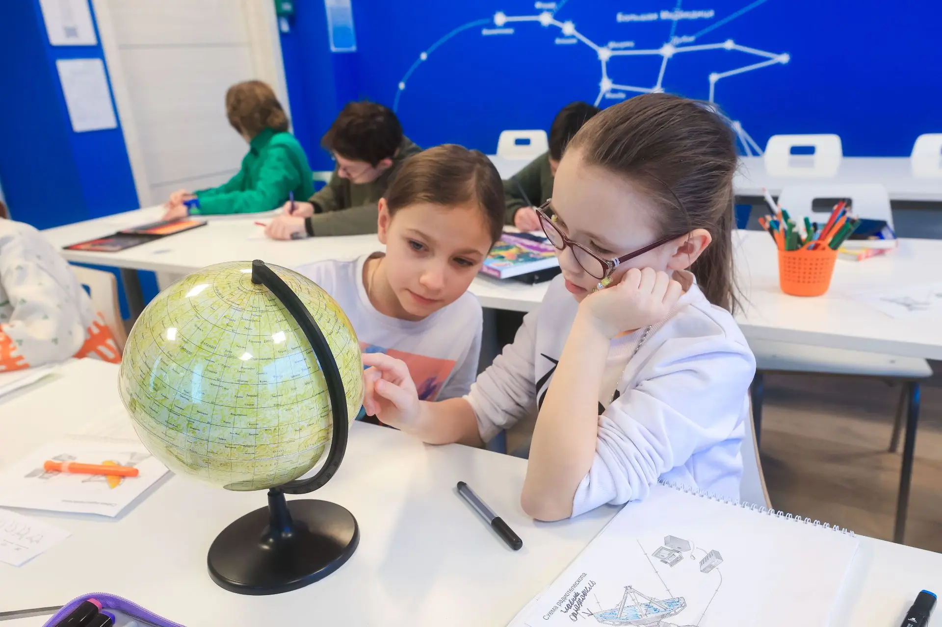 🔭 Пора переключиться: с экранов смартфонов — на карту звёздного неба!

Приглашаем ребят в увлекател