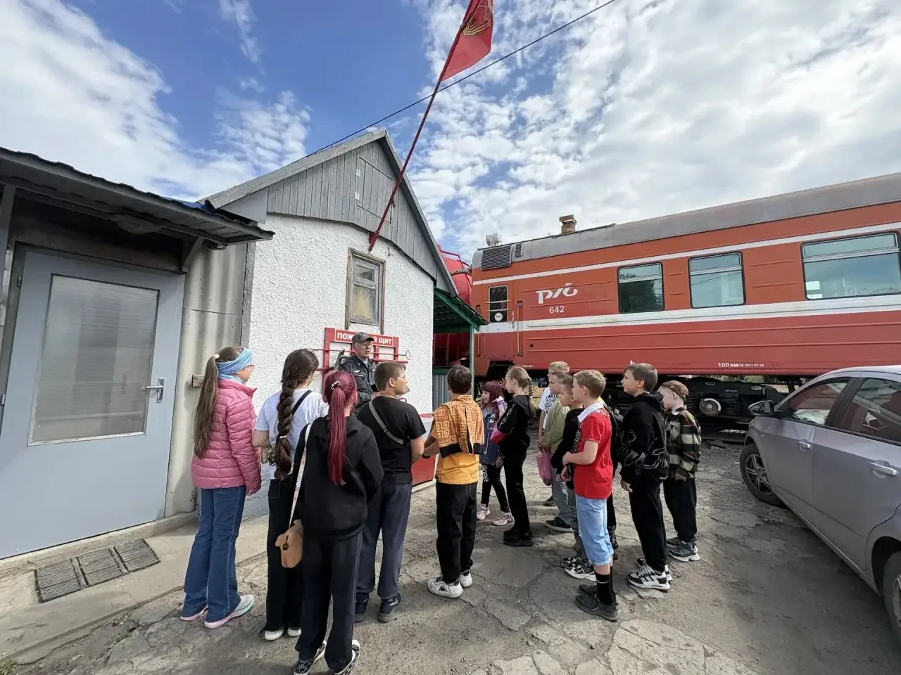 Сегодня ученики третьеклассники побывали на увлекательной экскурсии на пожарный поезд! 🚒