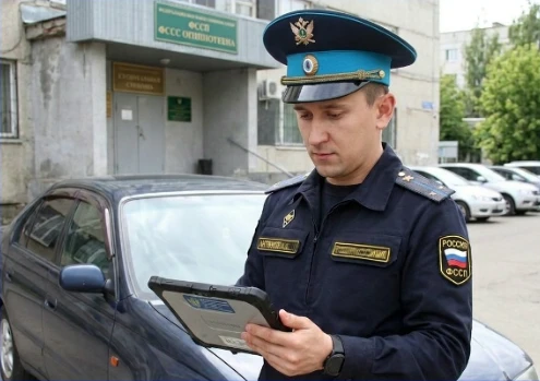 В Бийске приставы из-за долгов прежнего владельца арестовали Toyota Corona, приобретенн...