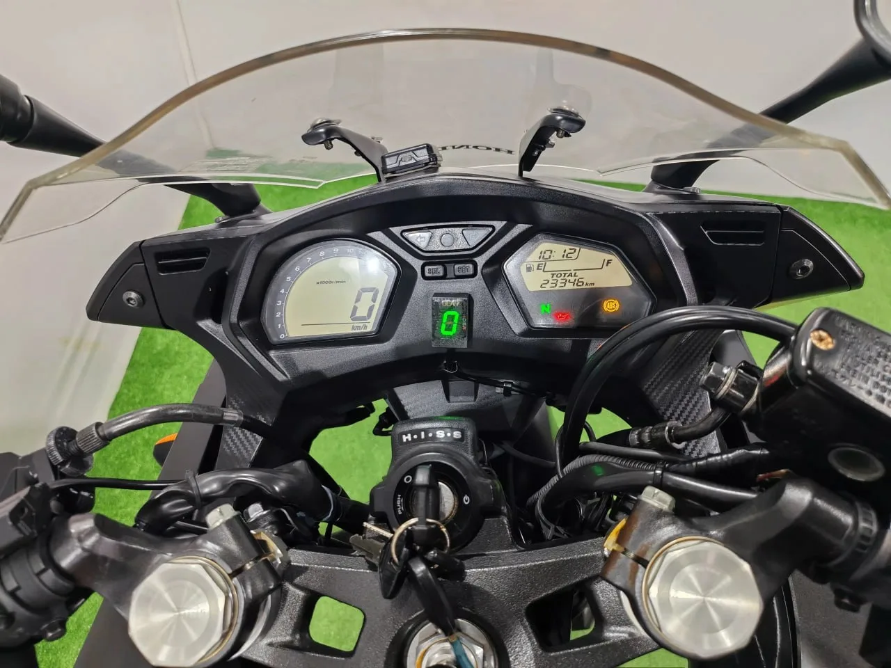 HONDA CBR650F в наличии во Владивостоке  Характеристики:  - 2017 год - объем 650 см3 - Аукцион AUCNE
