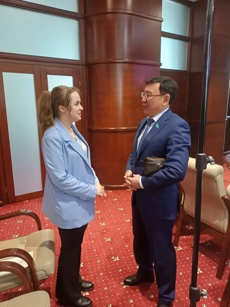 Студентка ГГТУ, обладатель стипендии Правительства России, Валерия Лунгу, приняла участие в заседани
