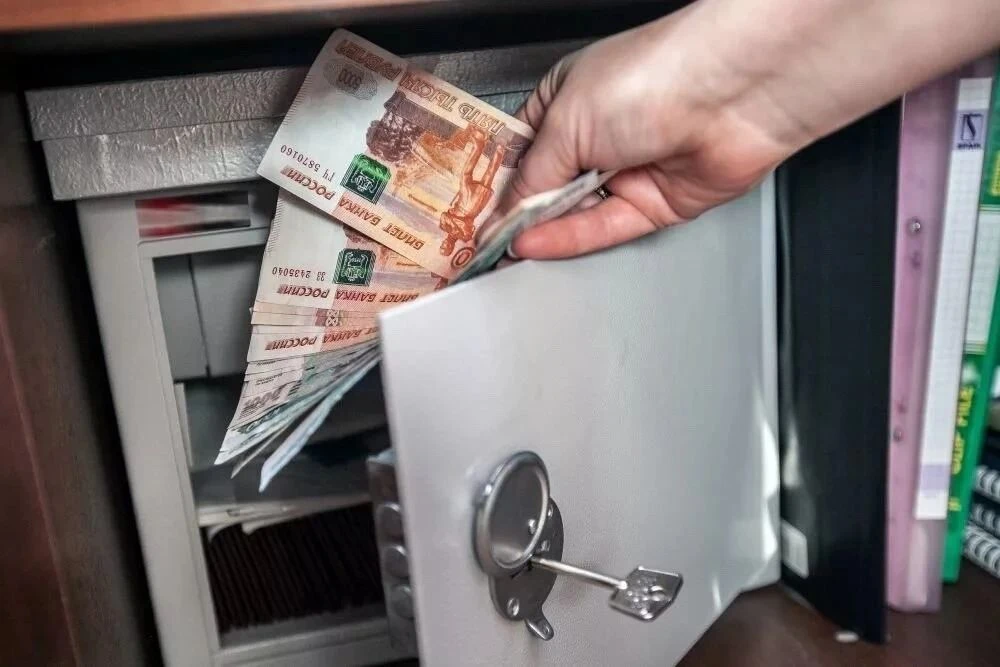В Севастополе задержан менеджер кафе, подозреваемый в краже более 230 тысяч рублей из с...