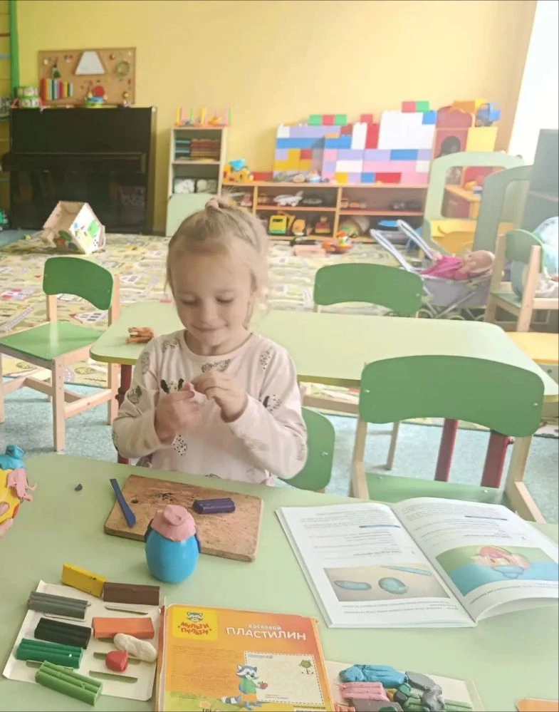 🎨 В детском саду прошёл увлекательный урок лепки! 😍
