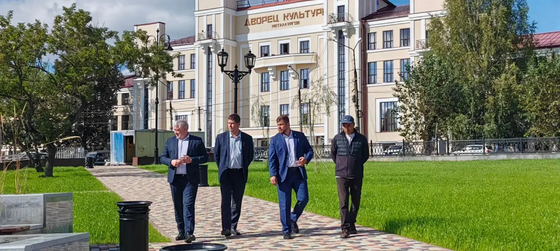 Открытие сквера у Дворца культуры металлурга уже совсем скоро. Подрядчик выполнил компл...