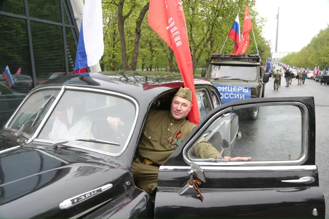 💙  Подольский общественник возглавил юбилейный автопробег «Офицеры России — дорогами Памяти»  В деся