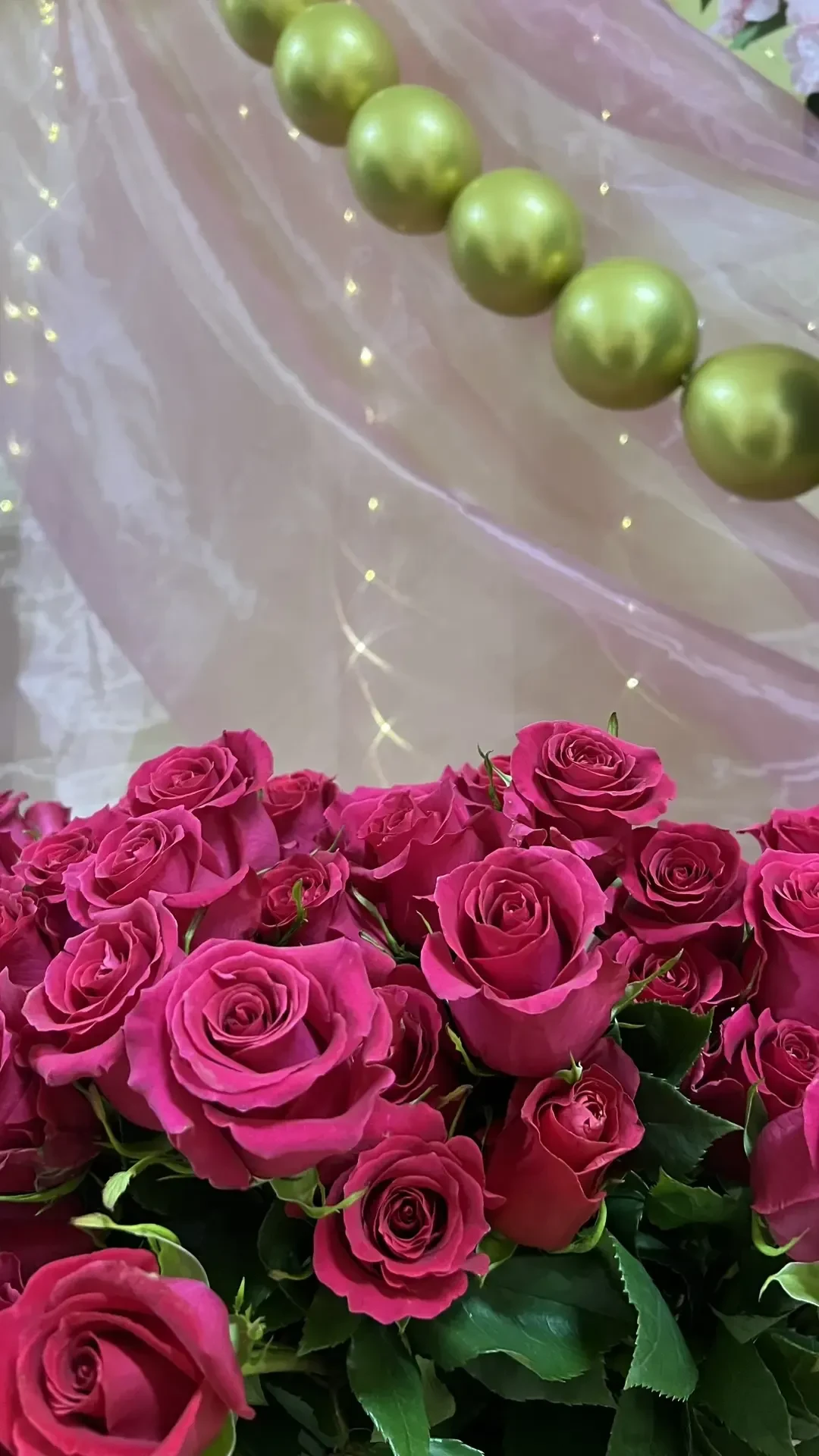 Весна в школе 🌷  Сегодня с самого утра наша школа окунулась в необычайно эмоциональную атмосферу нас