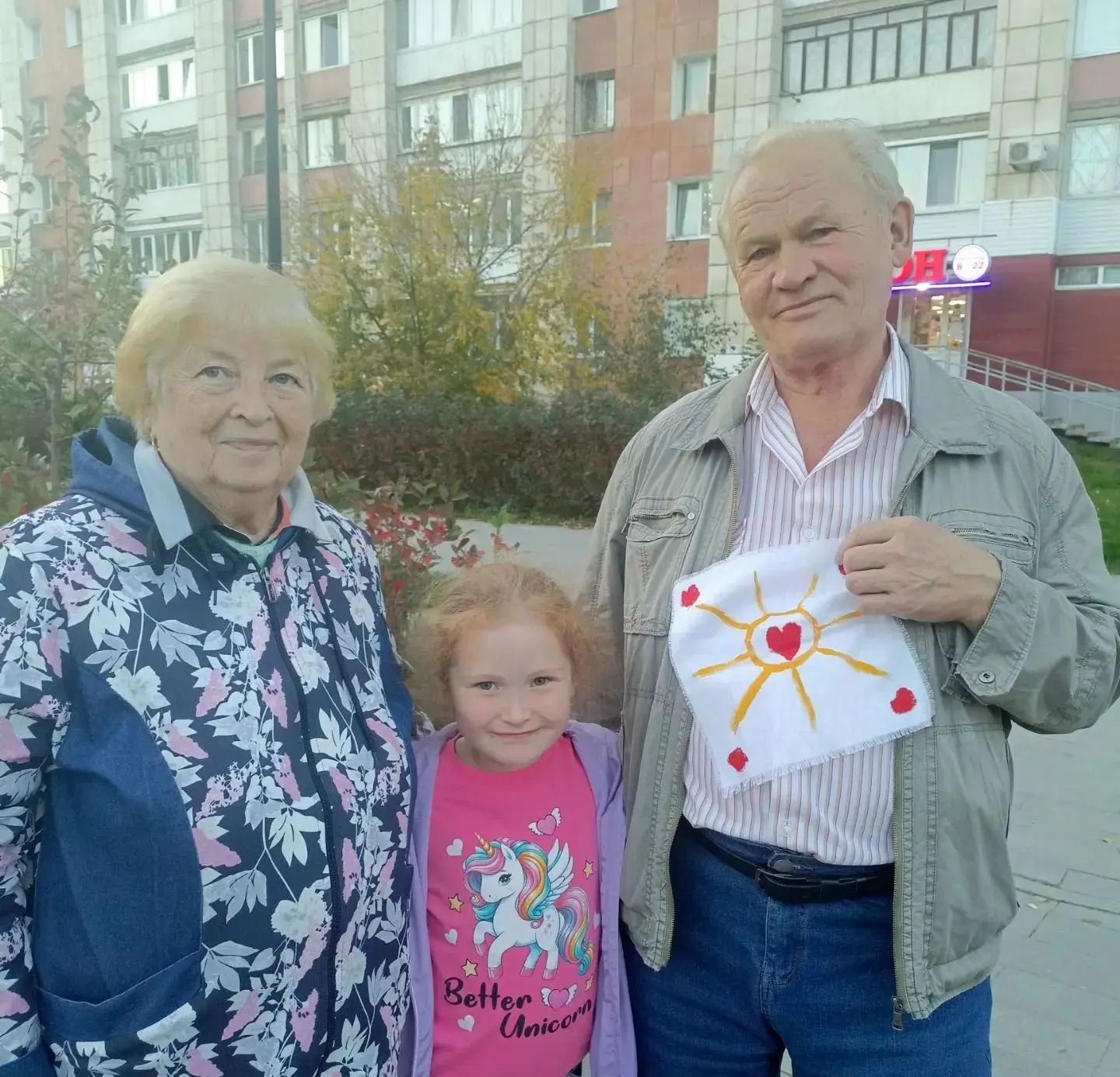 «Платочек добра»: тепло детских сердец для бабушек и дедушек!