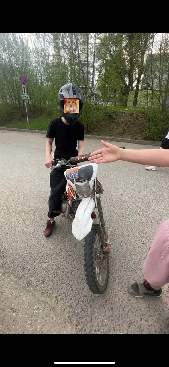 🏍 💬 Здравствуйте! Хочу обратить внимание на опасную ситуацию в микрорайоне Восточный города Звенигор