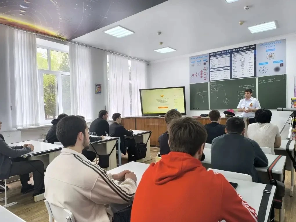 12.05. 2026 года сотрудник Госавтоинспекции МО МВД России «Карачаевский» провел важную профилактичес