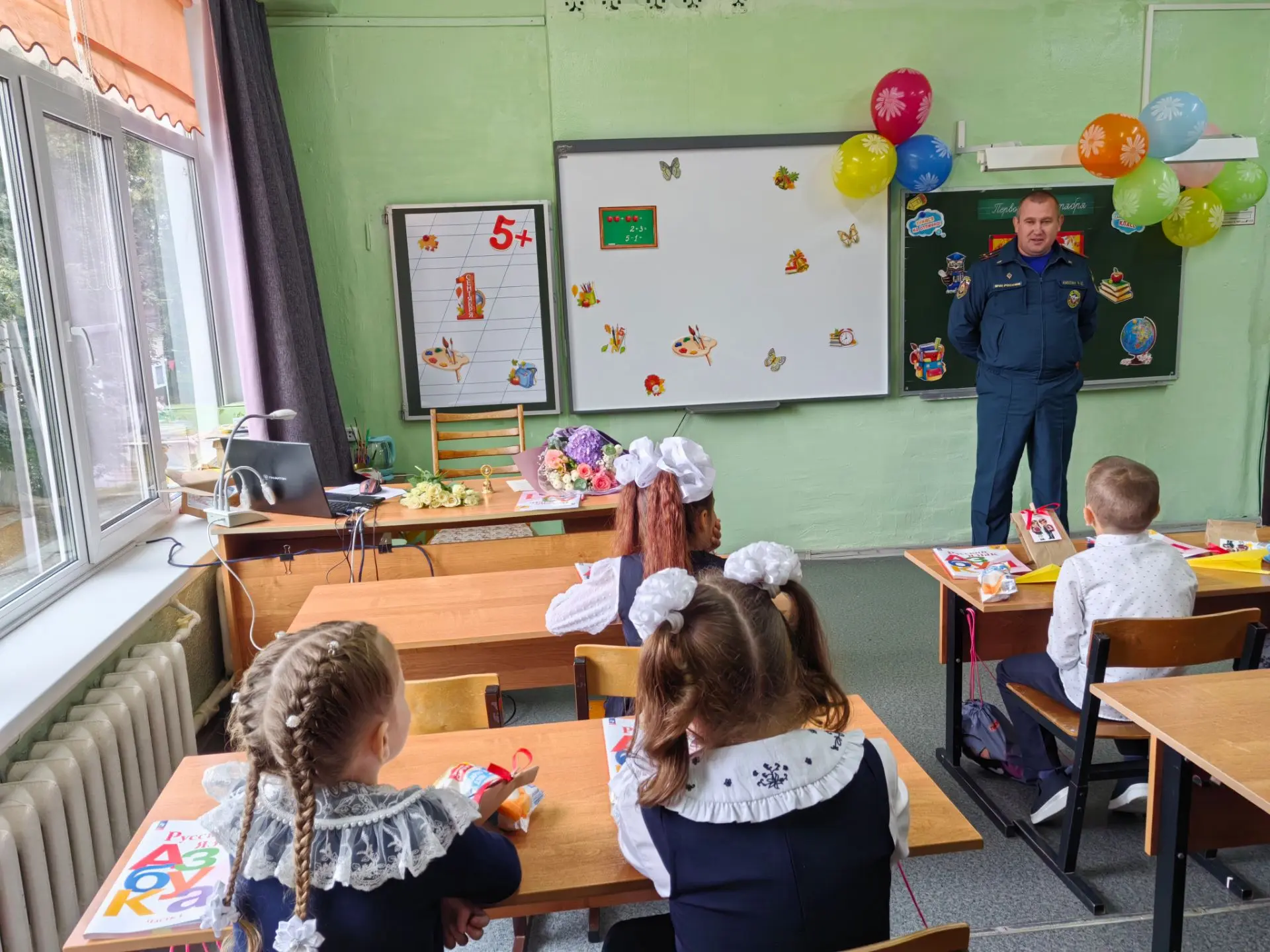 1 сентября в нашей школе прошёл особенный урок, урок безопасности, с участием техники и...