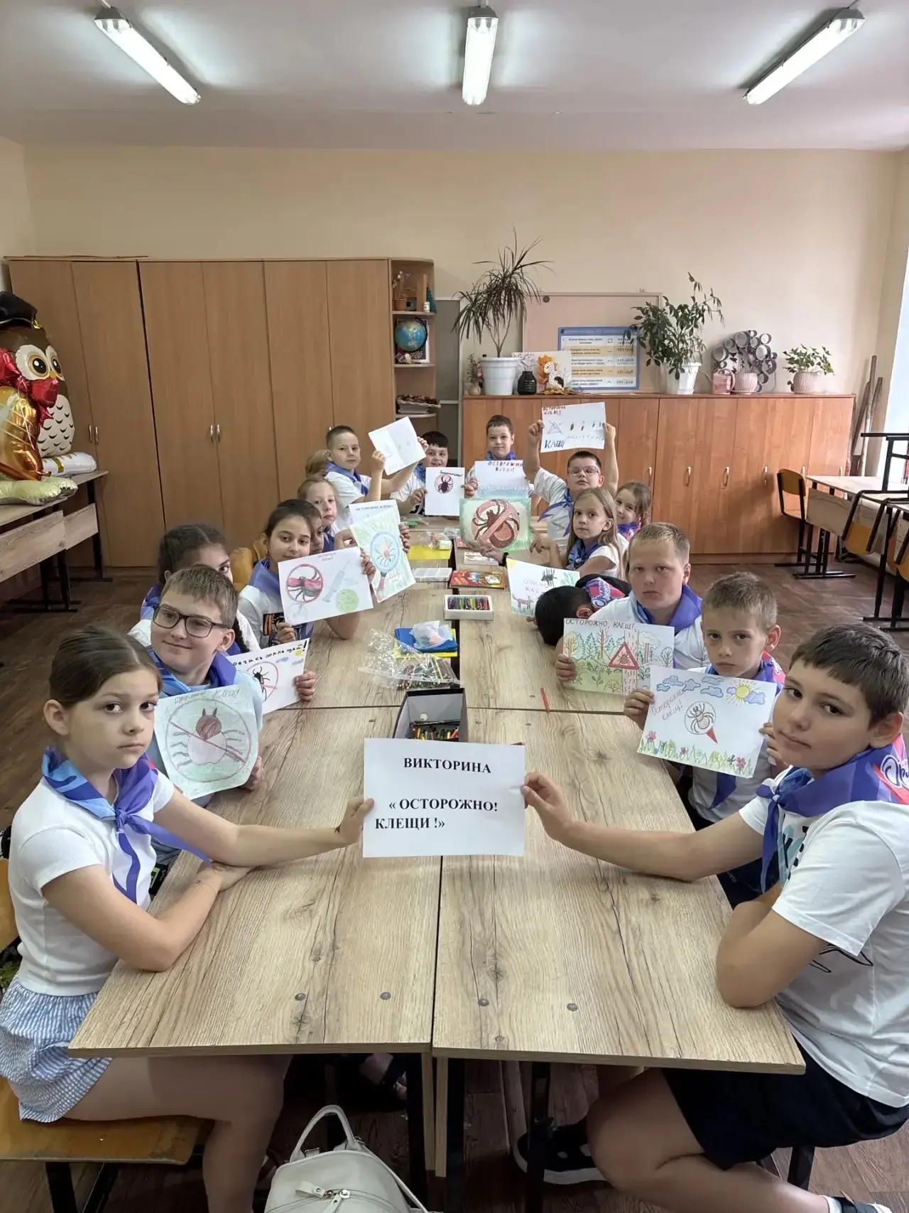 🌲 Безопасное лето: на пришкольной площадке прошла беседа «Осторожно, клещ!»
Лето — время весёлых иг