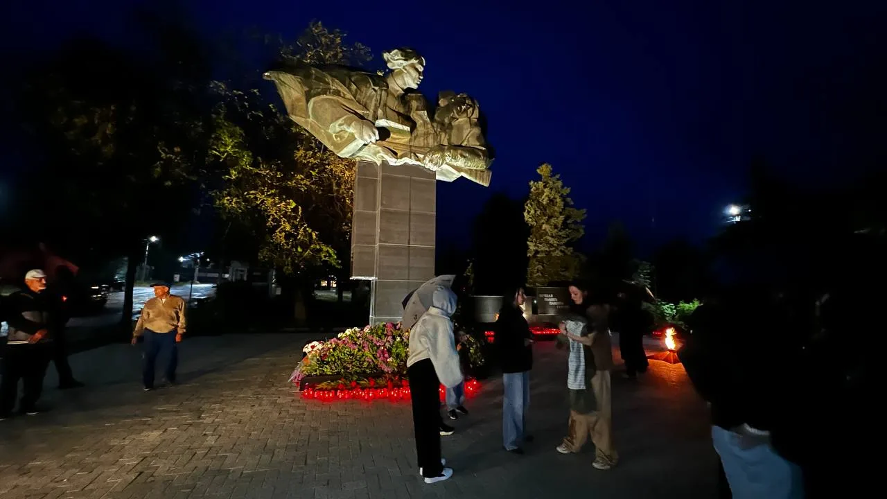 В Тараклии ливень не позволил провести концерт патриотической песни, но 1418 свечей в п...