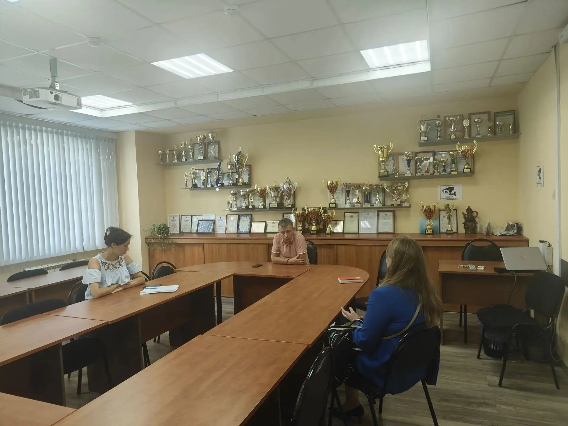 Сегодня глава управы района Тёплый Стан Николай Сергеевич Комиссаров провел рабочую встречу с предст