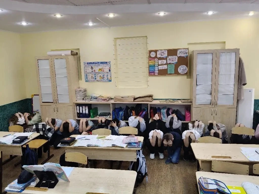 Вчера в нашей школе состоялась плановая практическая тренировка, направленная на отработку действий 