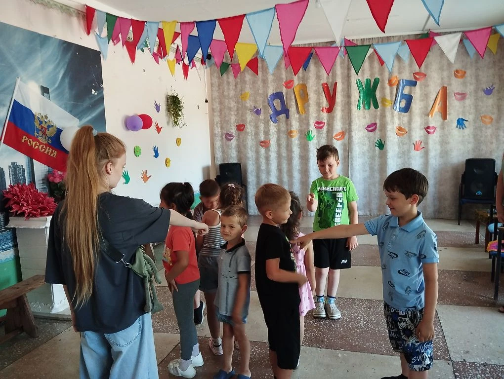 💥🌞🌈8 июня в Алаботинском КДЦ состоялось яркая и весёлая программа открытия летнего школьного лаге