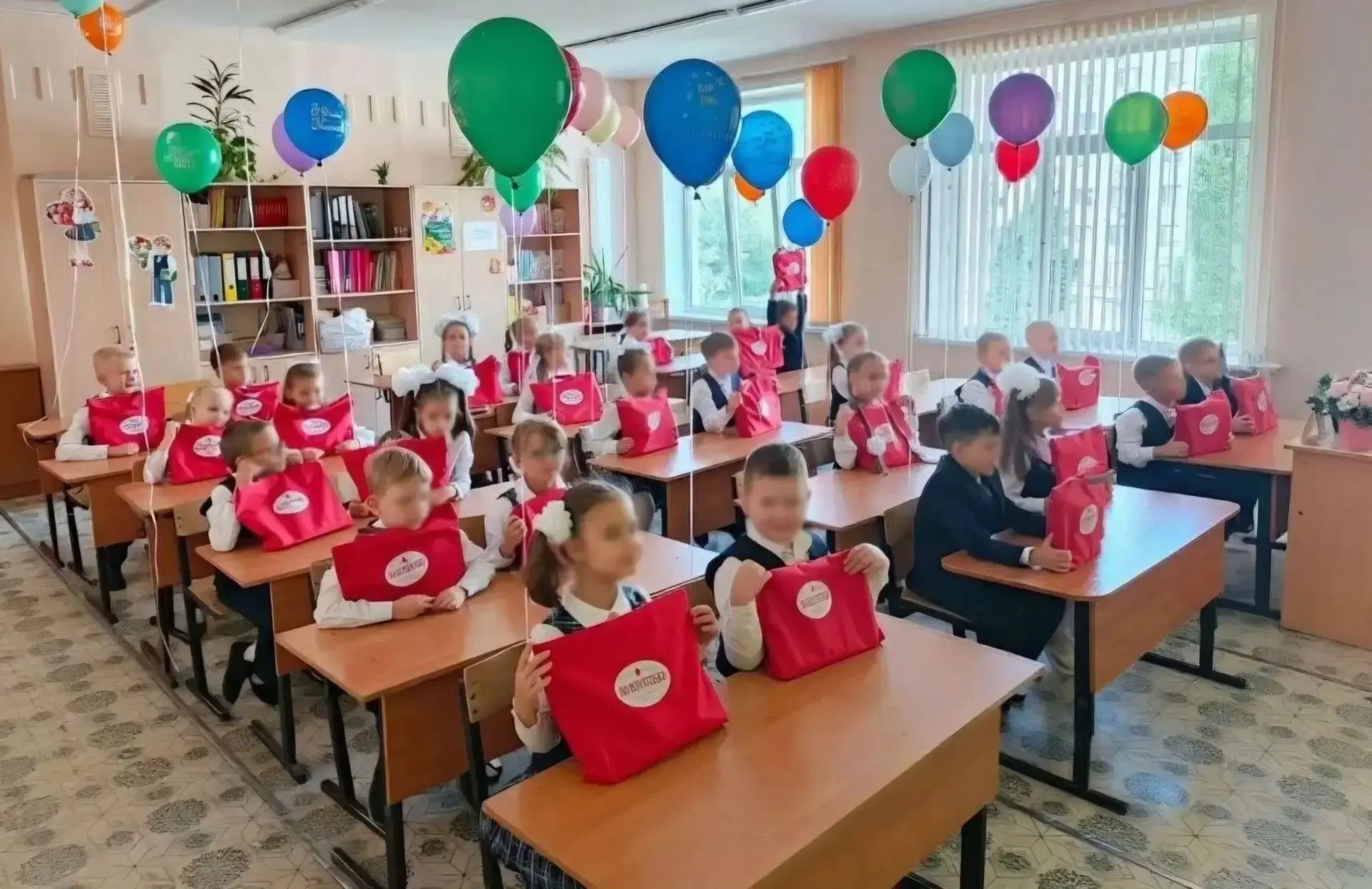 🇷🇺 В этом году компания "Молвест" проводит самую масштабную инициативу по поздравлени...