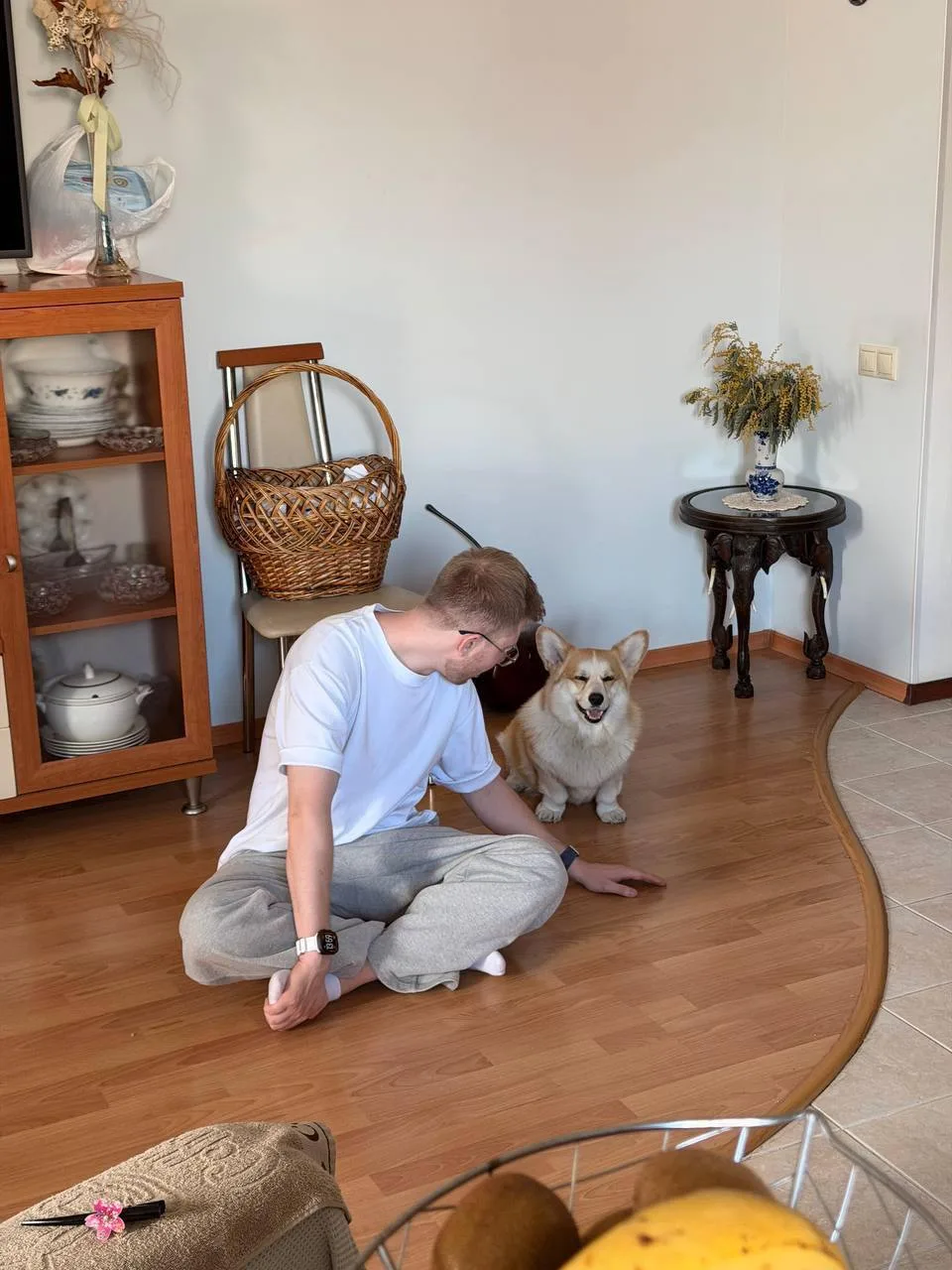 кто не знал, у меня есть пет - эдич 🐶

а у вас кто дома живет? делитесь в коммах)
