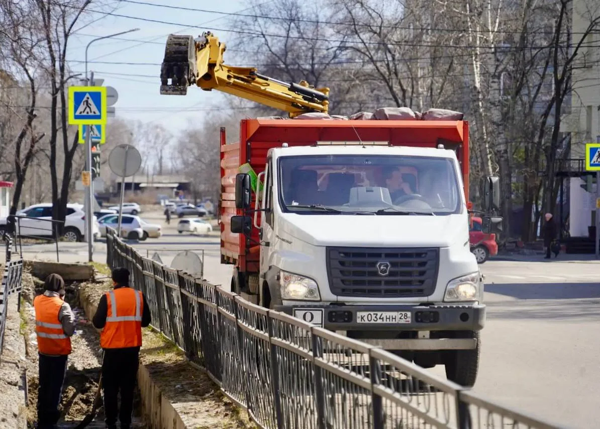 Генеральная уборка улиц в Свободном продолжается  Коммунальные службы Свободного продолжают приводит