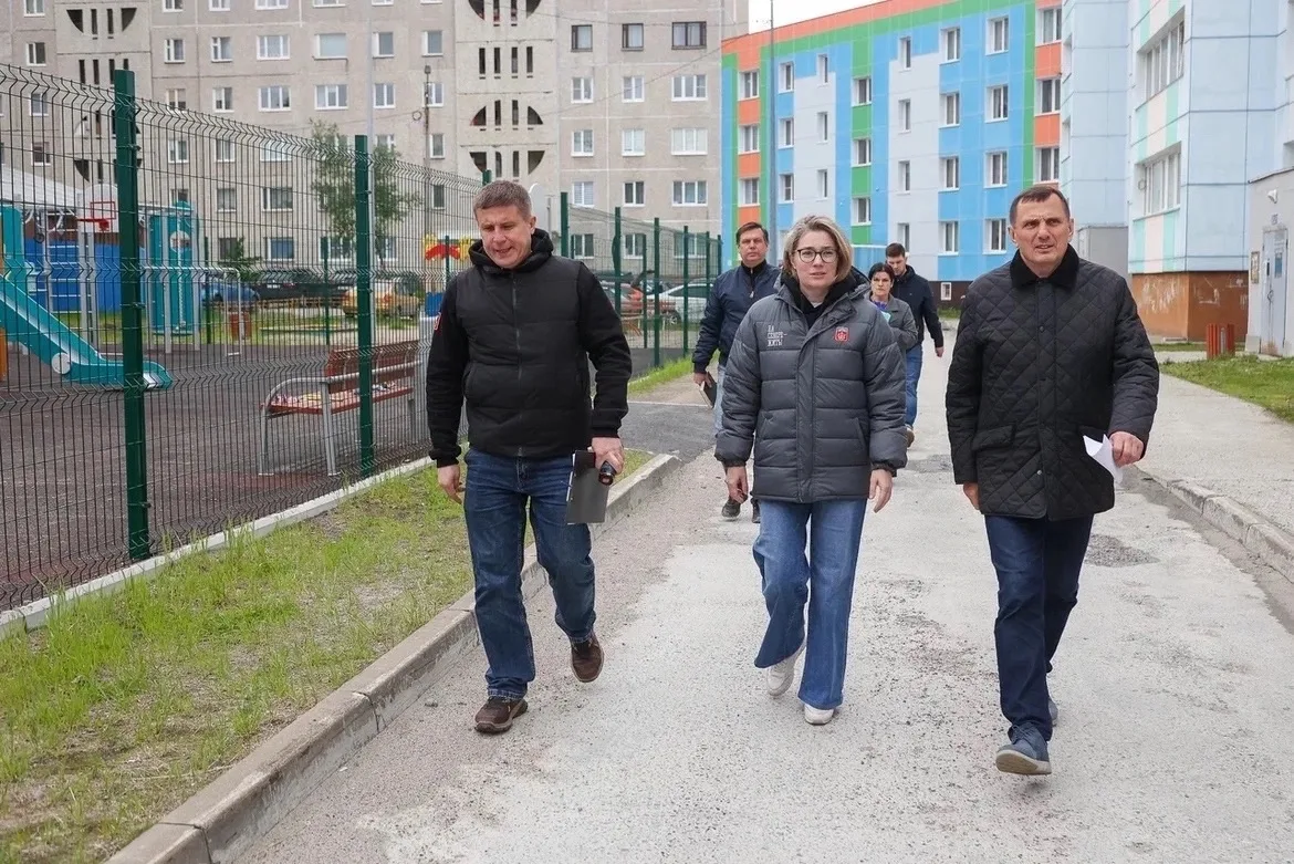 🏘️ Министр энергетики и ЖКХ Мурманской области Зинаида Середа посетила Кольский округ, осмотрела до