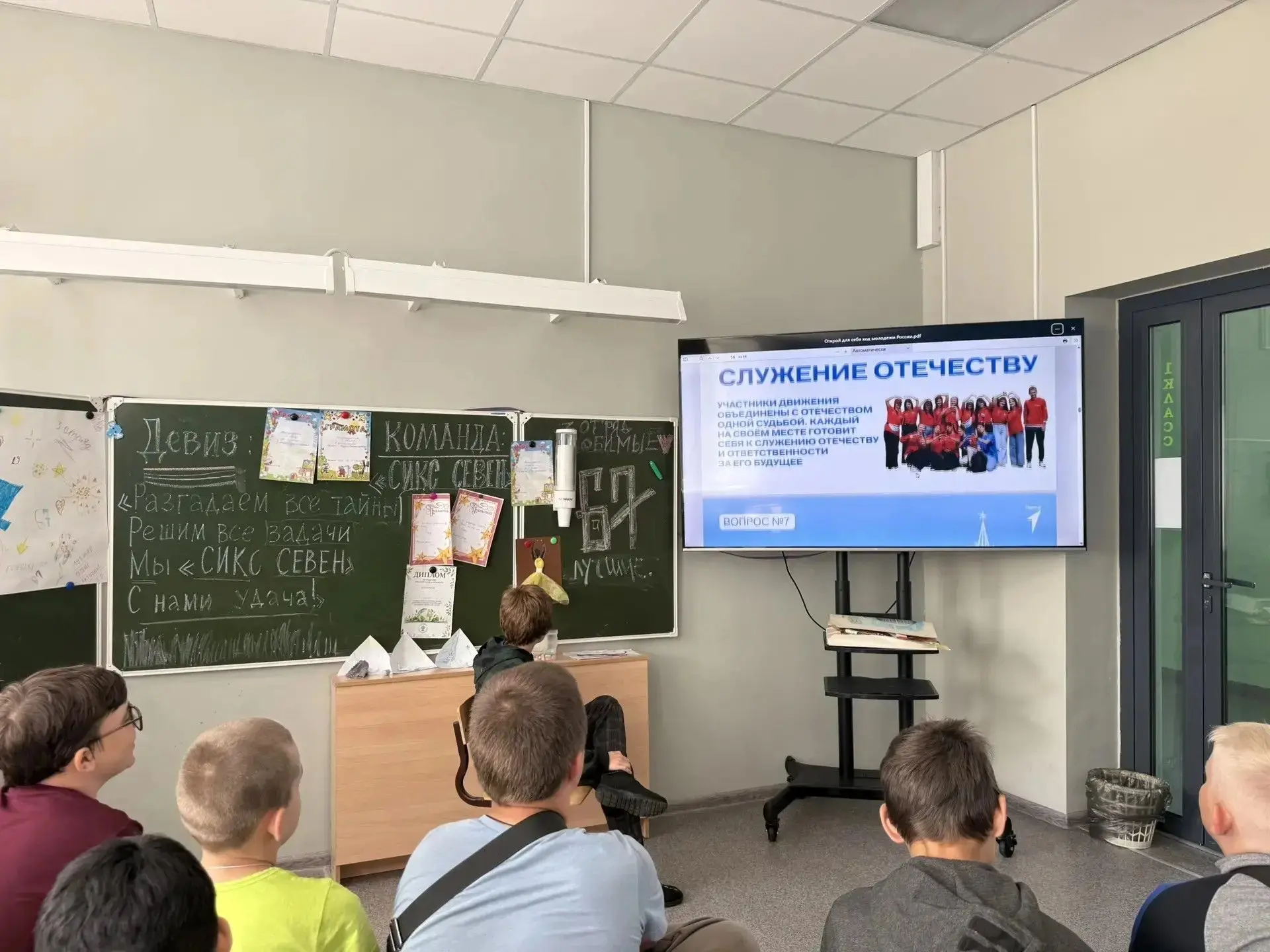 🏕️ Лагерь. День одиннадцатый: Профориентация + Спорт = Идеальный день!
Привет, друзья! Сегодняшний 