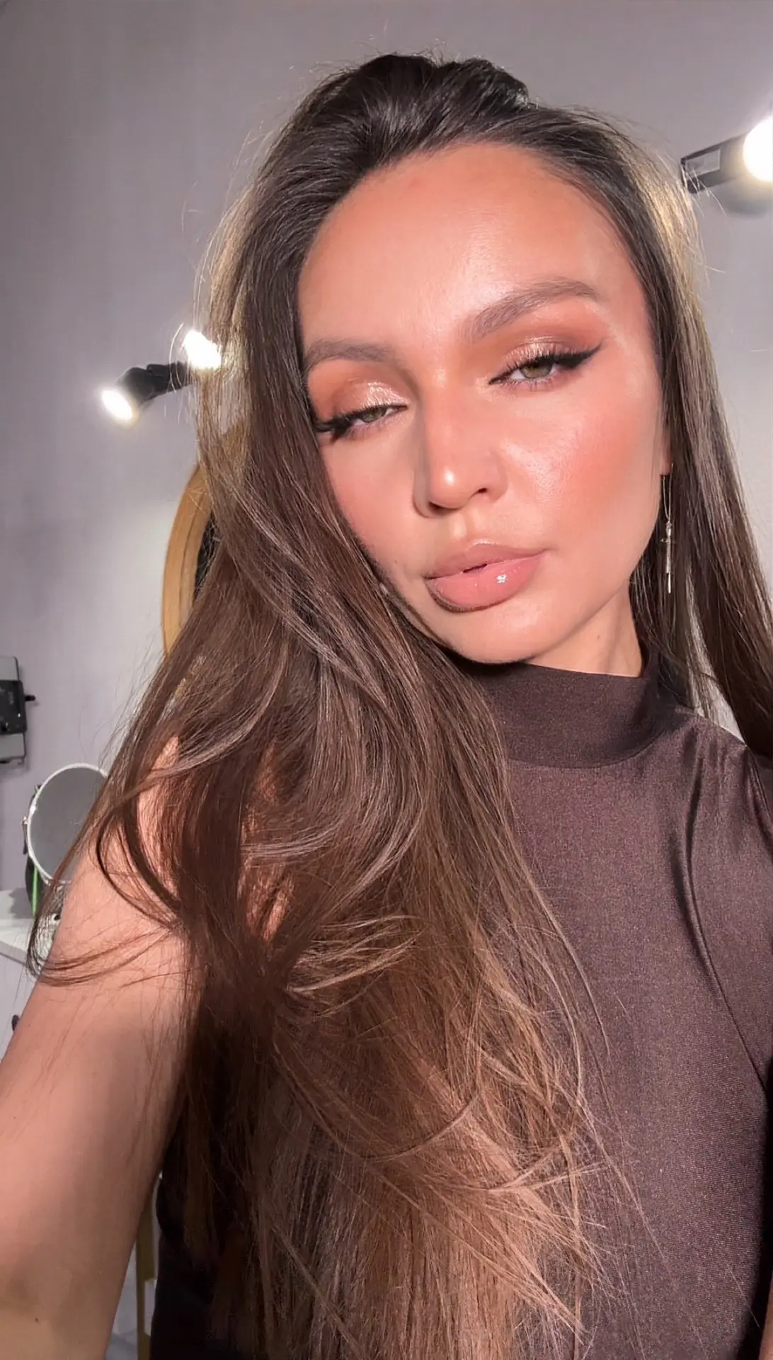Первое видео это НАРЕЗКА с моего онлайн курса МАКИЯЖ 💄ДЛЯ СЕБЯ буквально 30 секунд 🤗