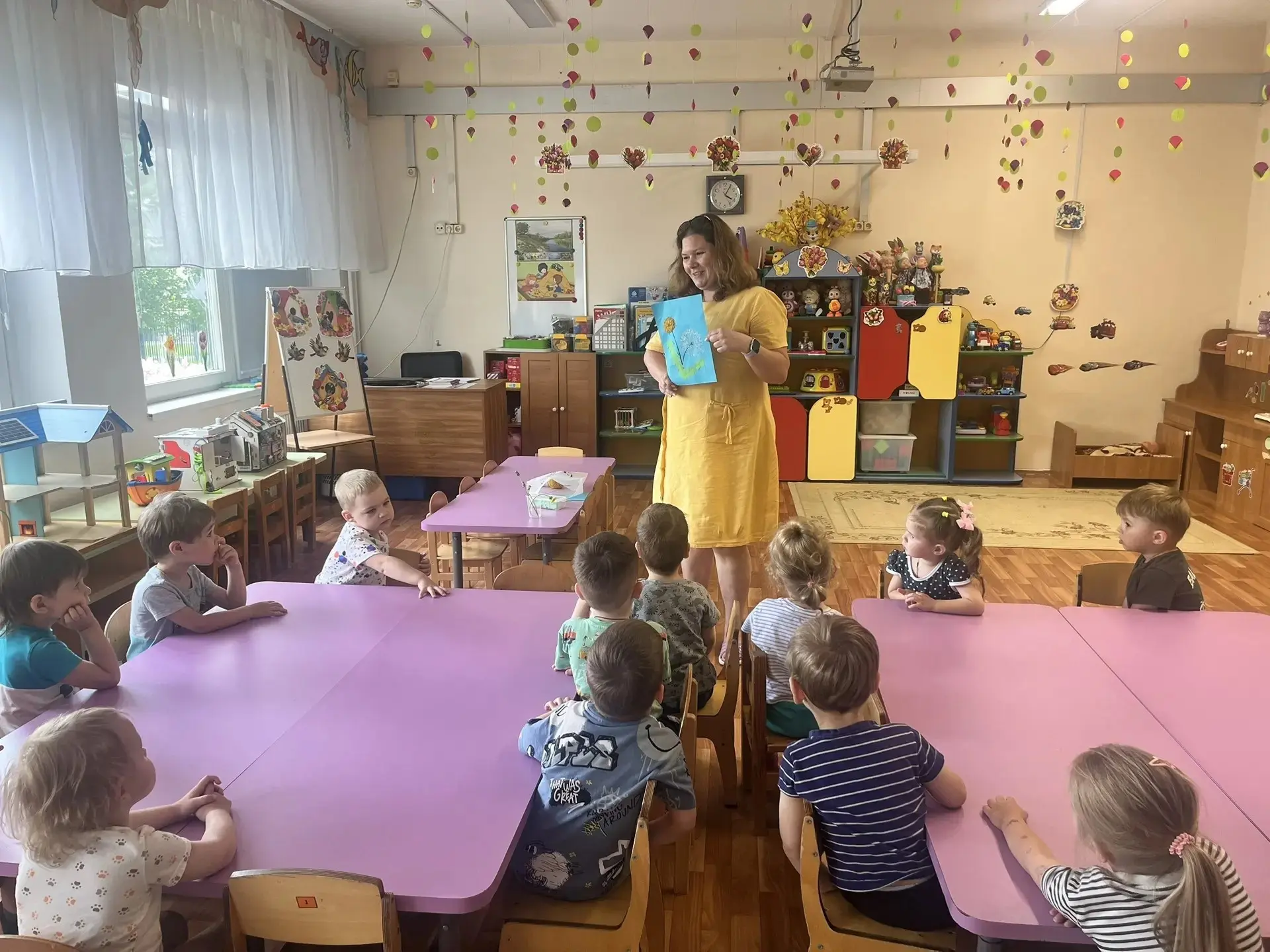 🌼 «Одуванчики в ладошках»: как мама Оксана научила малышей весеннему чуду  В мае, когда за окном всё