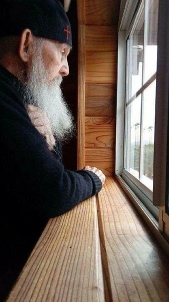 ❄️Не держите на людей зла, а что вам сделано, вы об этом забудьте. Знайте только, что вы хуже всех. 