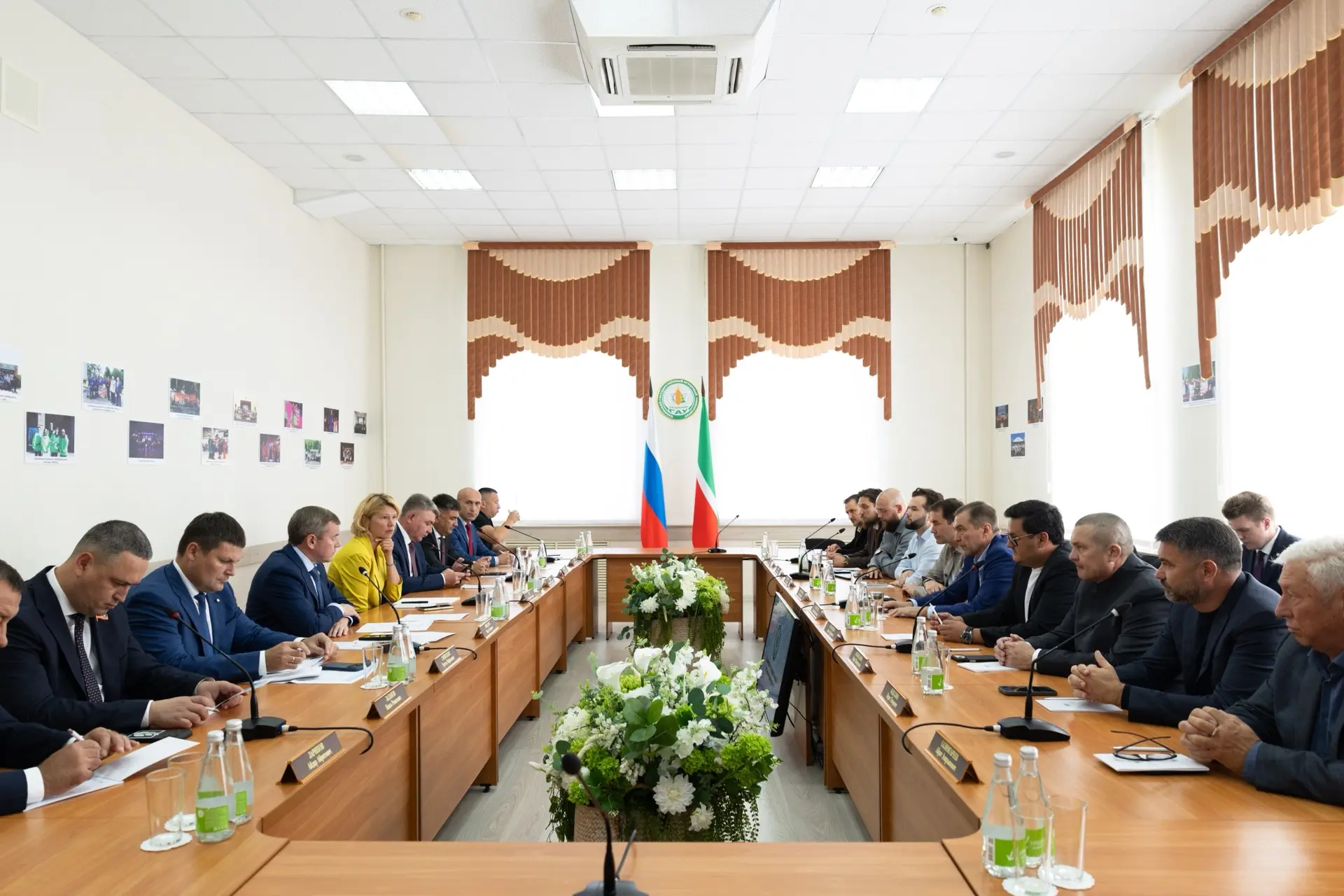 🌾В рамках форума «Русское поле - 2026» министр сельского хозяйства РФ Оксана Лут прове...