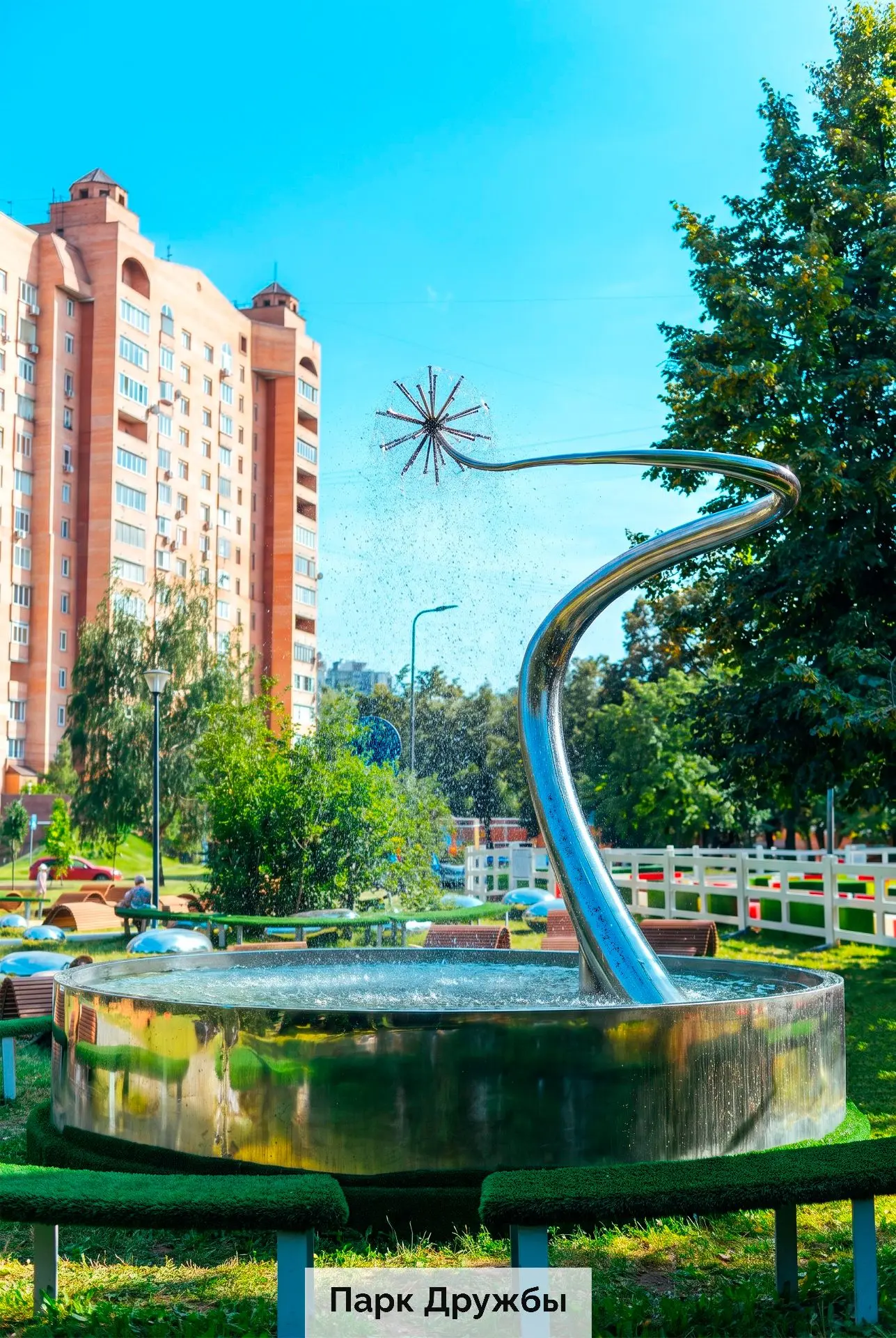Этим летом районные площадки проекта «Лето в Москве» превратились в настоящие галереи с...