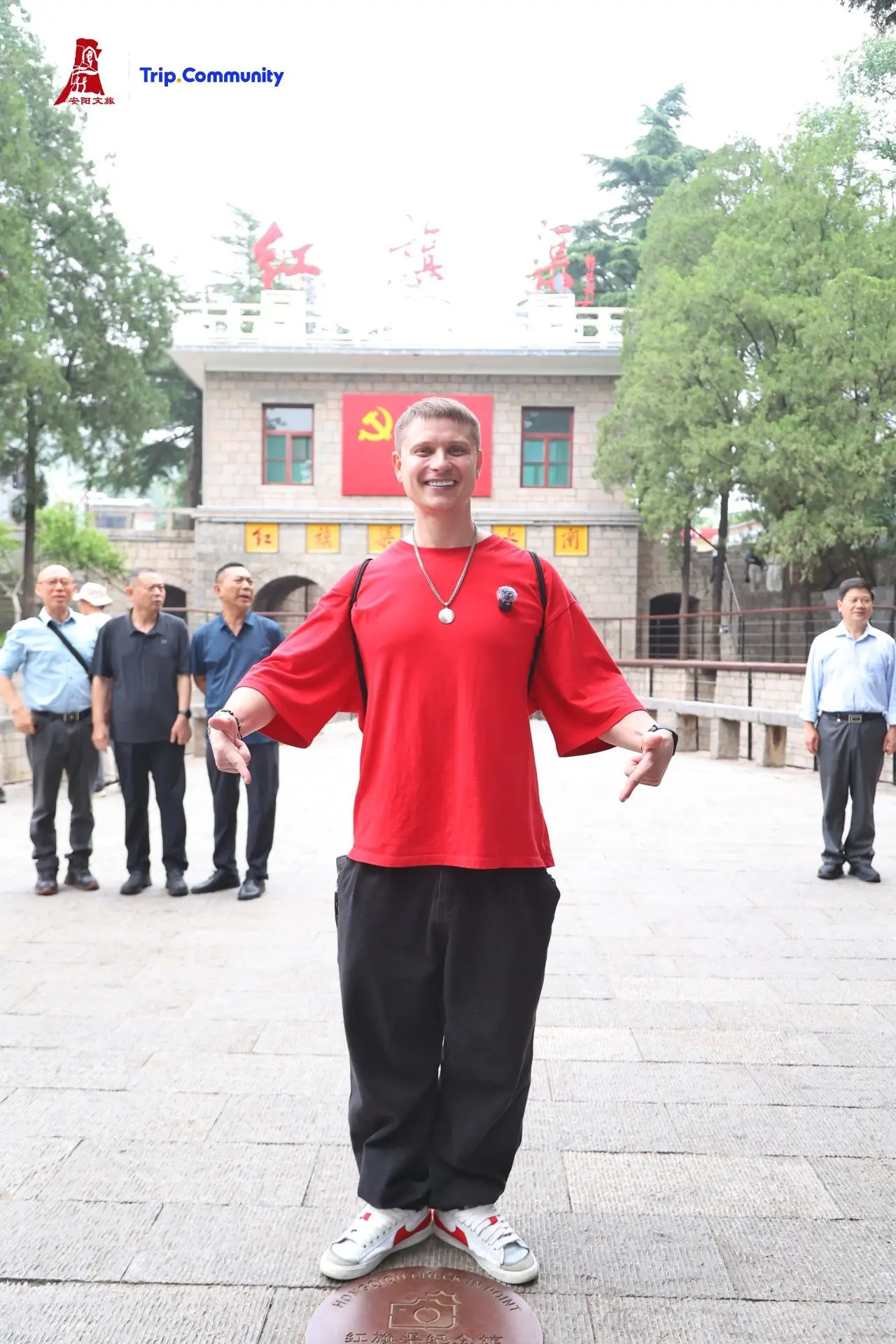 🇨🇳 Стою на том самом месте, где в 2022 году стоял председатель КНР Си Цзиньпин! Мураш...