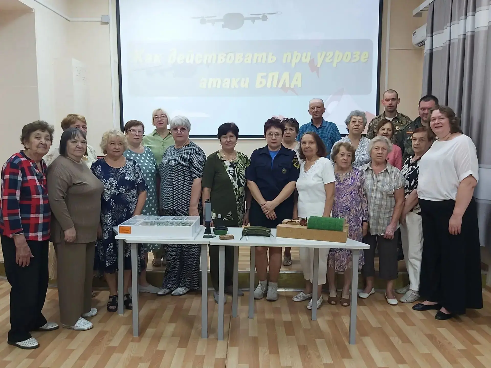 📍В Центральной городской библиотеке им. Н. К. Крупской состоялся познавательный час «Дроны. Как дей