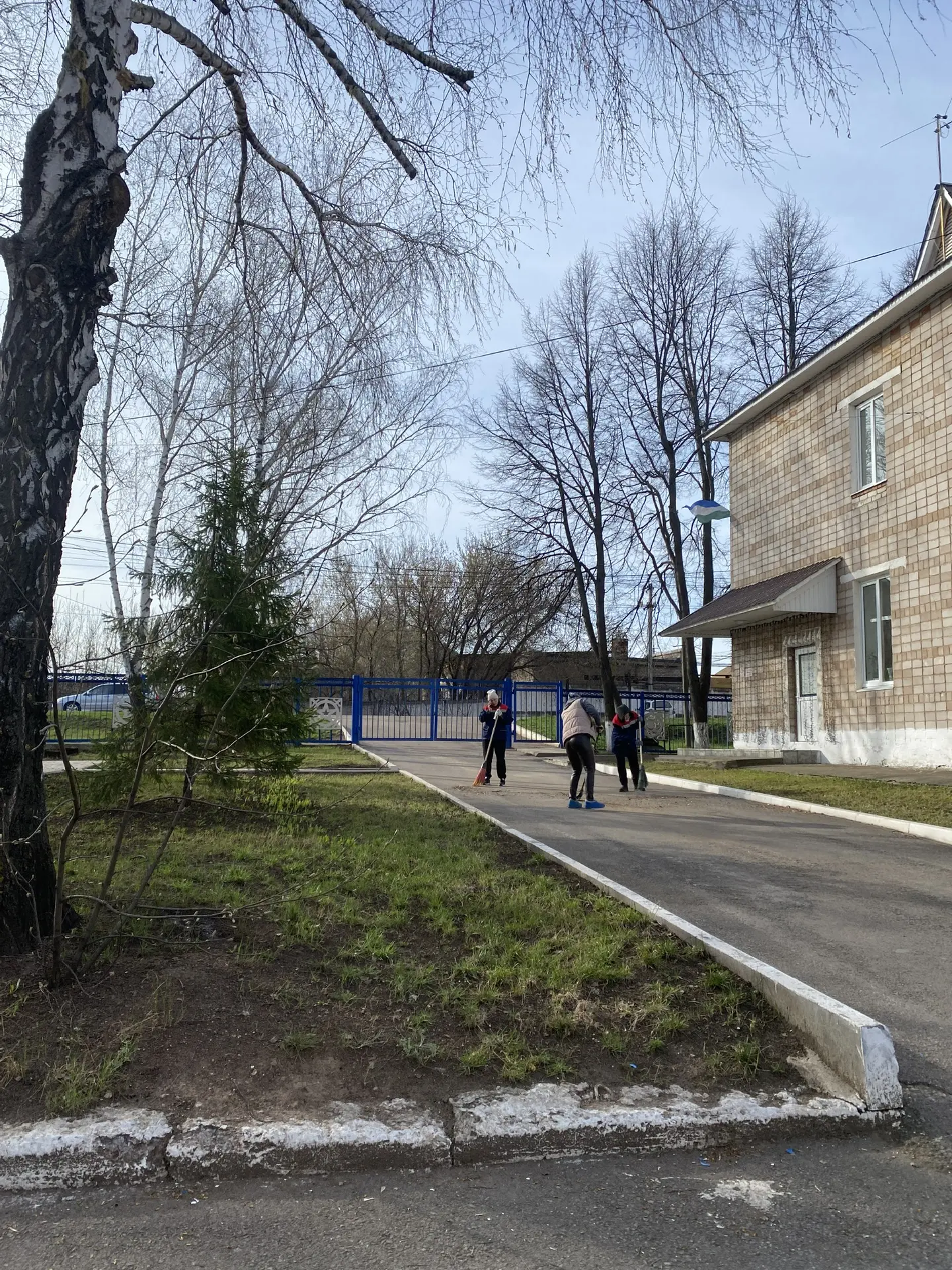 Субботник – прекрасный способ проявить наше желание жить в красивом мире, всем вместе п...