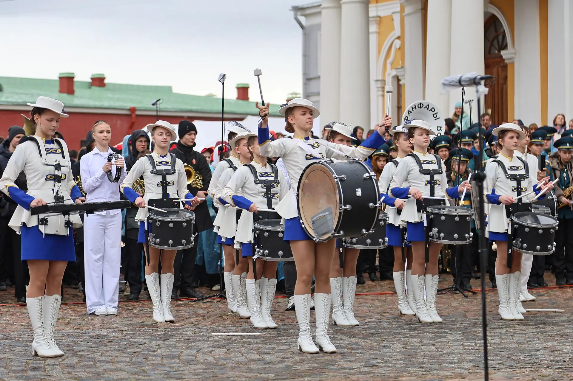 🎺Духовой оркестр Аничкова дворца выступил на Параде в честь Дня города