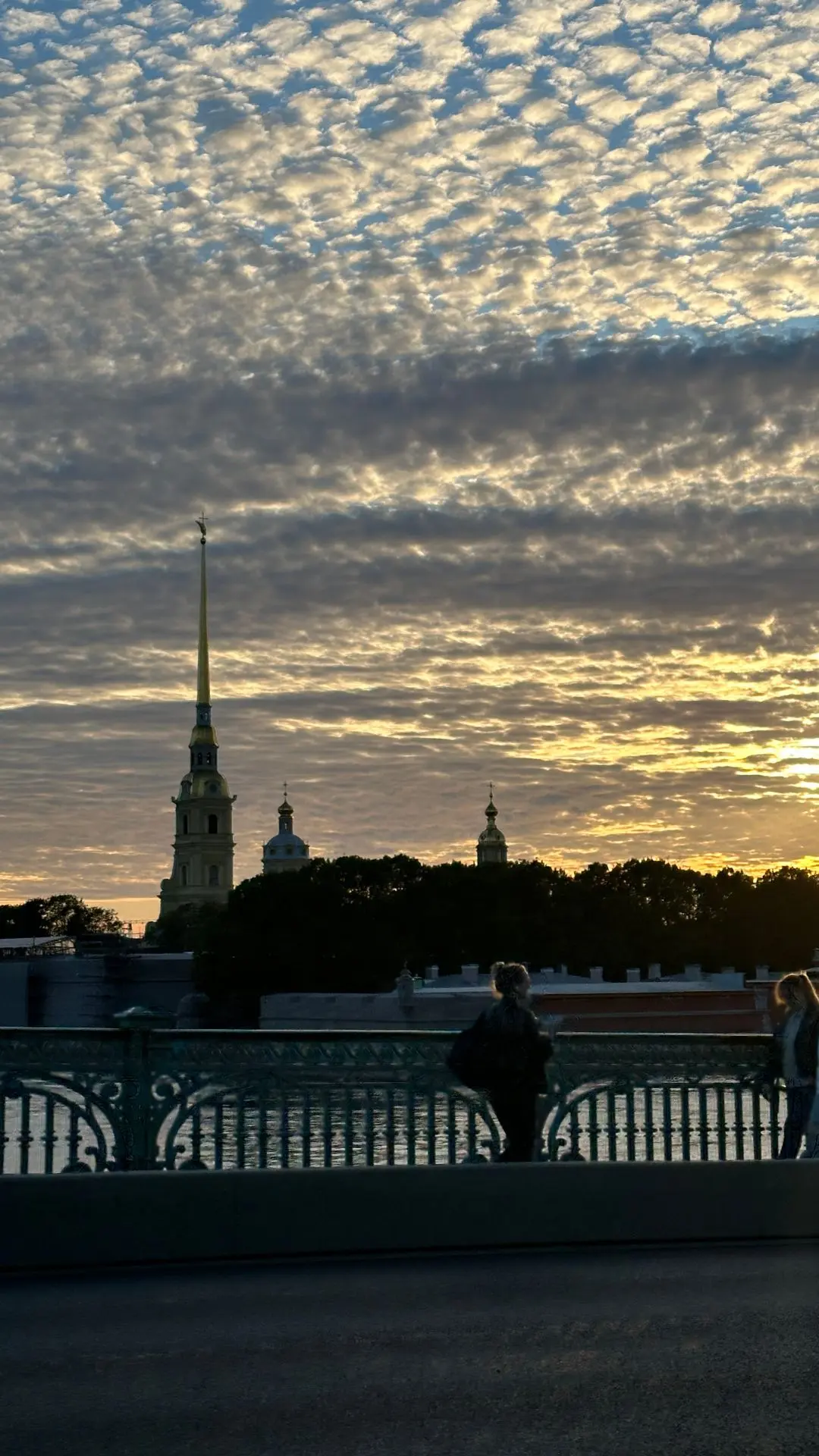 Санкт-Петербургу — 323!