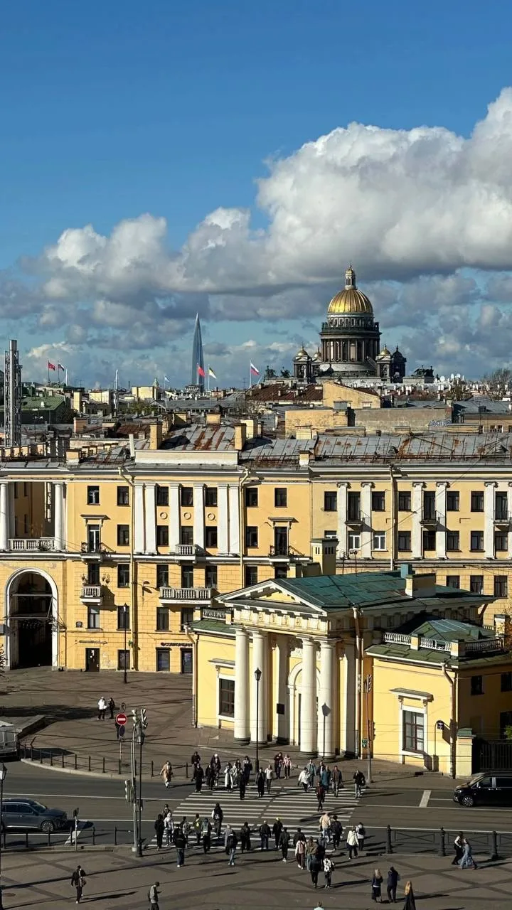 👀 Новую бесплатную смотровую площадку открыли в центре Петербурга.
