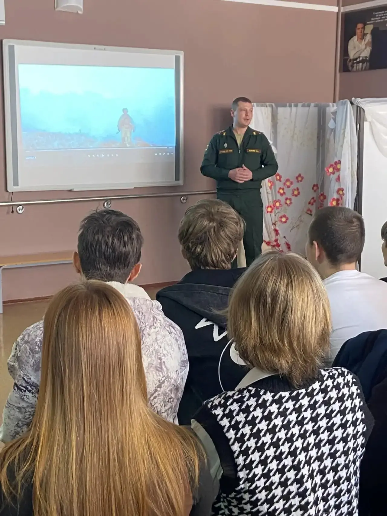 🚀 В шаге от профессии: встреча с будущим! В минувшие дни в нашей школе было жарко — и нет, это не от