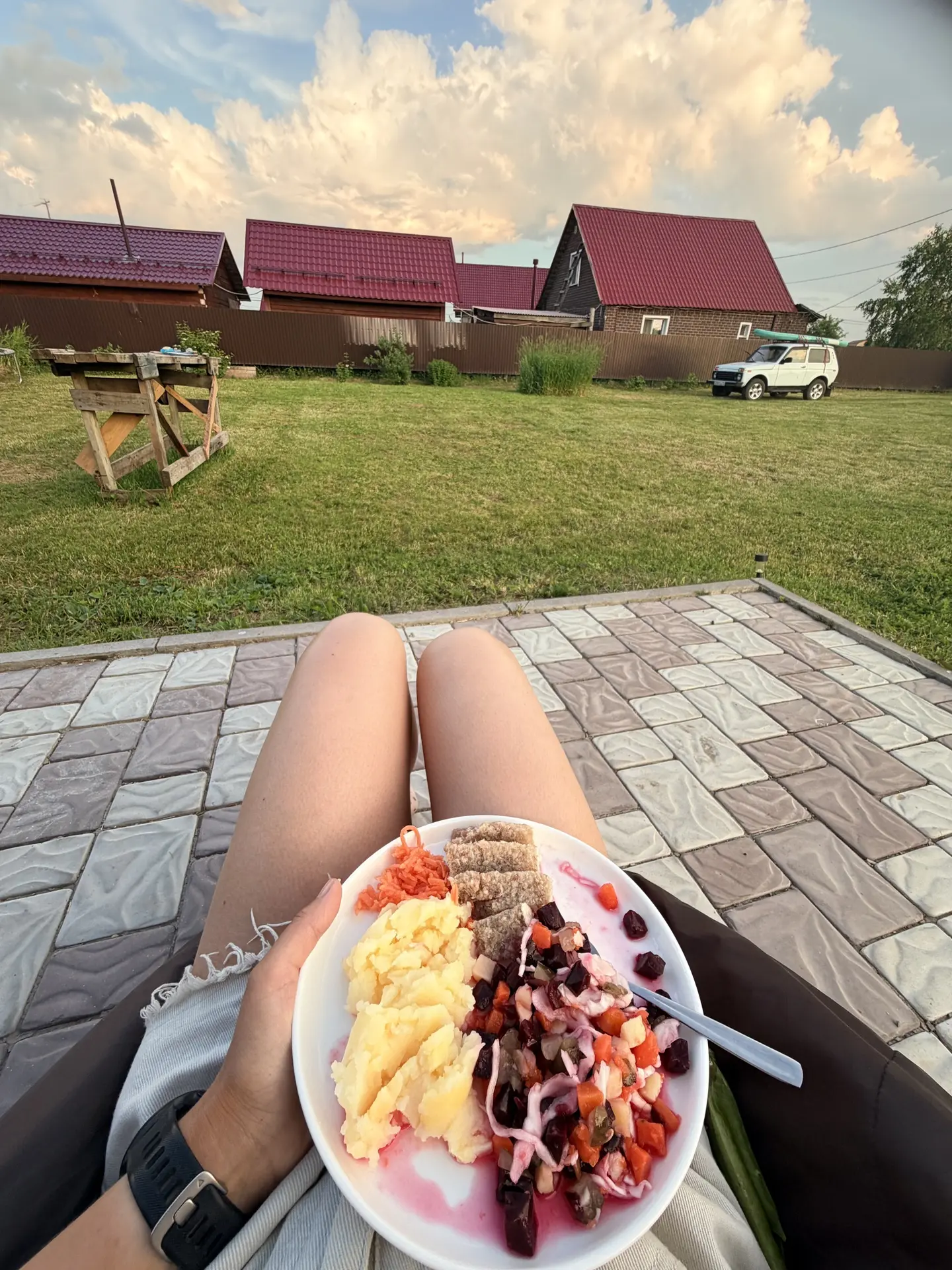Обожаю винегрет, но часто ленюсь готовить😅

Недавно нашла выход из положения- готовый винегрет! 
По