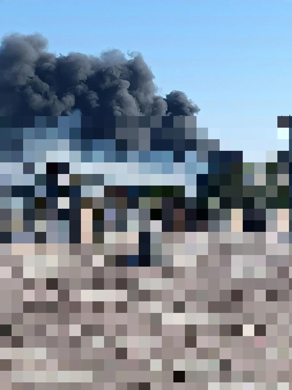 🔴 Враг атакует Ейск: в районе местного порта зафиксирован прилёт и сильное задымление