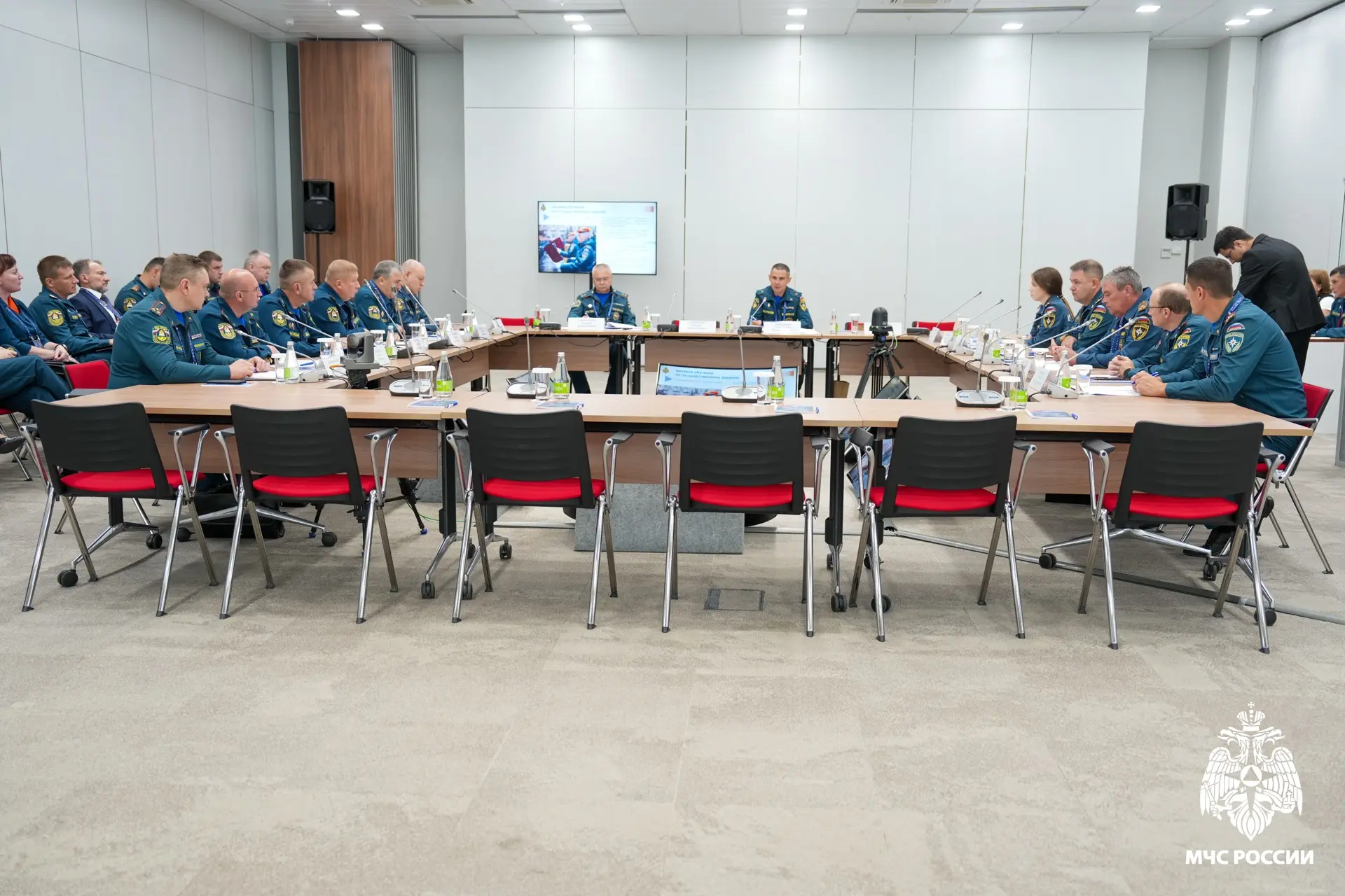 В МЧС России обсудили развитие системы подготовки кадров и совершенствование образовате...